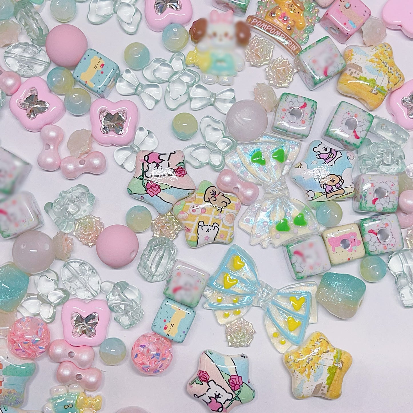 【BZ 355】ピクニックの一日ー高品質アクリルビーズ&イラストビーズ&キラキラストーンビーズ&カラーチェンジビーズ&柔らかい素材フラワー（夜光、カラーチェンジ）（プレゼント付き）