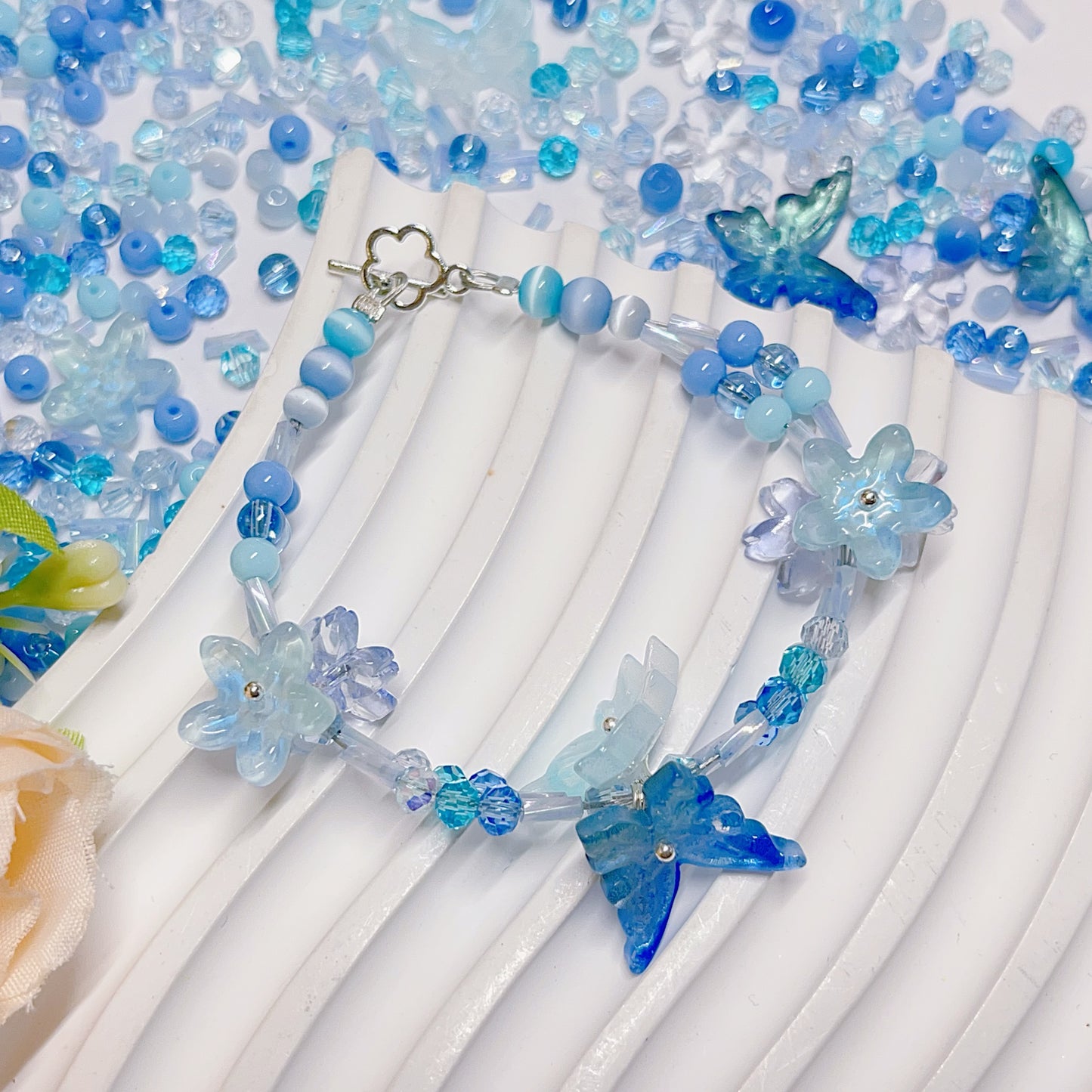 【BZ 378】水天一碧ー高品質ガラスビーズ&アクリルビーズ&スターライトビーズ&キャツアイ　４ｍｍ