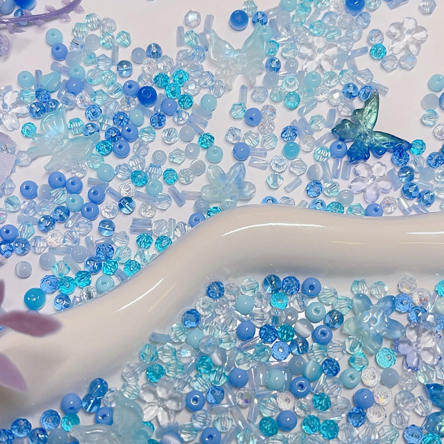 【BZ 378】水天一碧ー高品質ガラスビーズ&アクリルビーズ&スターライトビーズ&キャツアイ　４ｍｍ