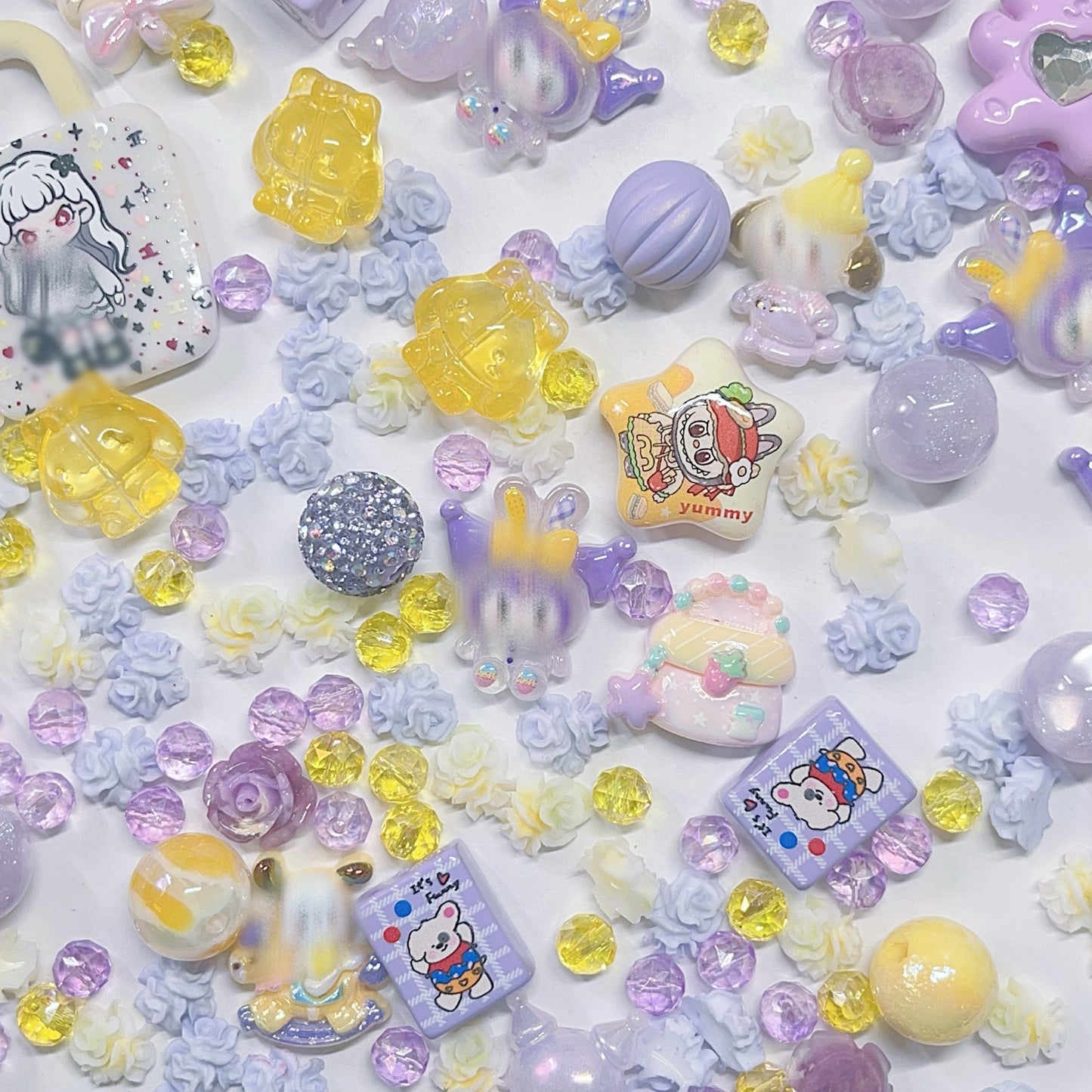 【BZ 431】夕日のラベンダーー高品質アクリルビーズ&イラストビーズ&カラーチェンジアクリルビーズ&レジンビーズ&希土晶晶&キラキラストーンビーズ&柔らかい素材フラワー（夜光）（プレゼント付き）