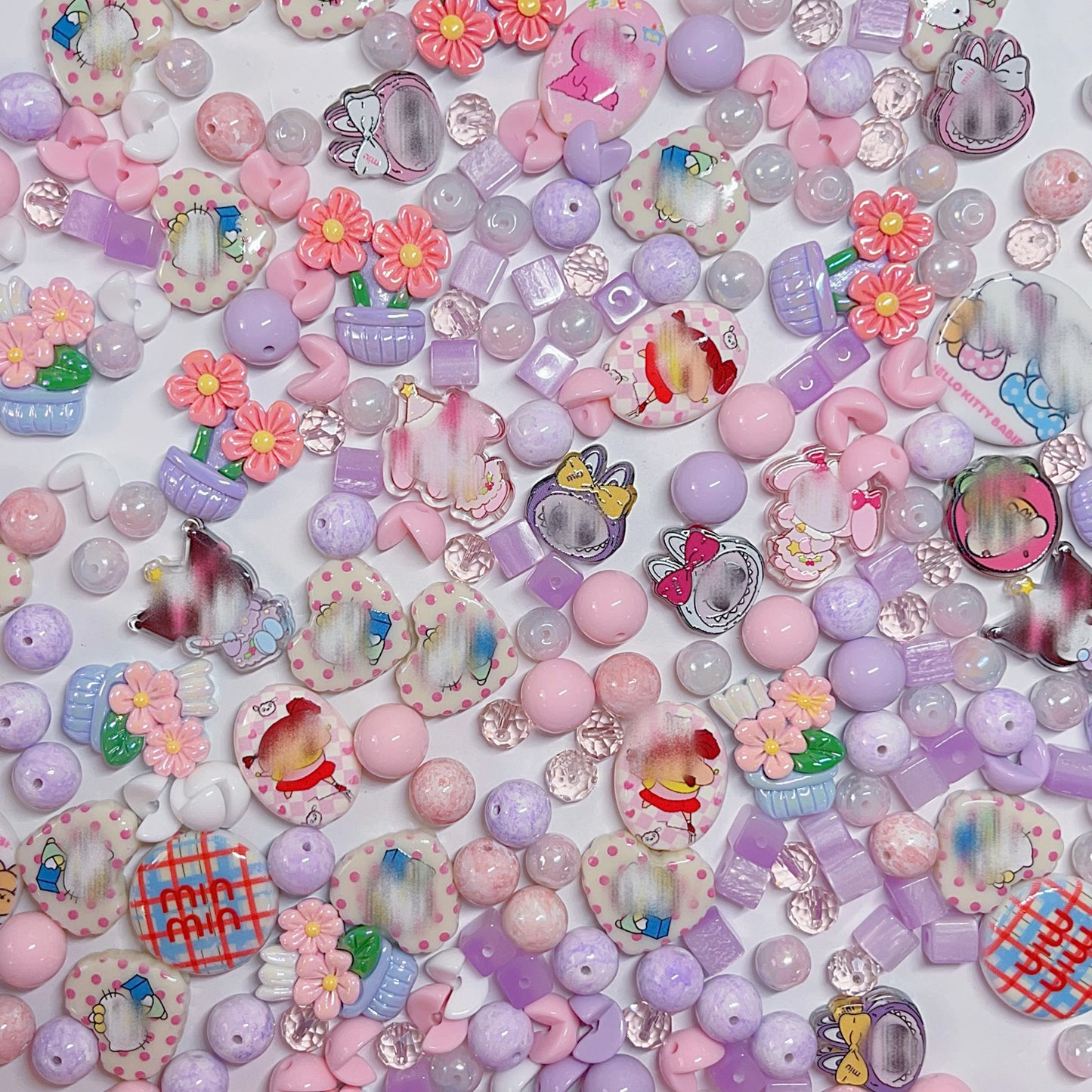 【BZ 451】ハッピーフレンズー高品質アクリルビーズ&スターライトビーズ&イラストビーズ&ガラスビーズ&レジンビーズ（プレゼント付き）