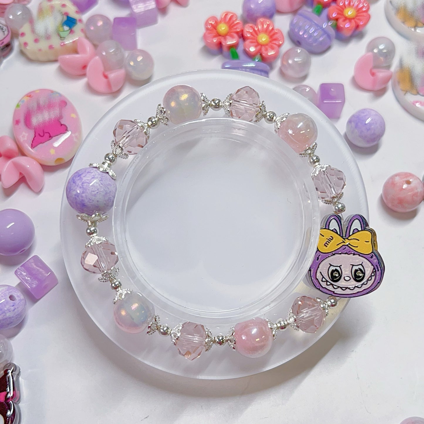 【BZ 451】ハッピーフレンズー高品質アクリルビーズ&スターライトビーズ&イラストビーズ&ガラスビーズ&レジンビーズ（プレゼント付き）
