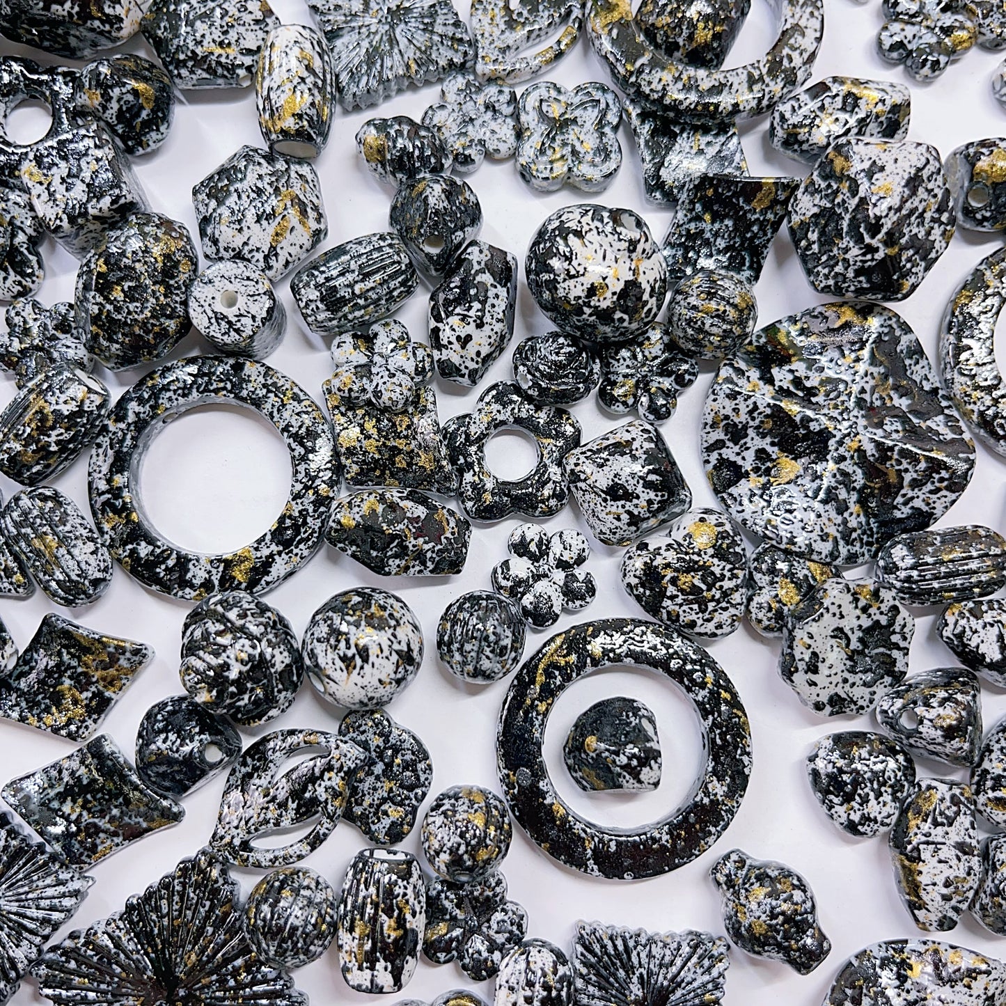 【BZ 697】水墨ー高品質アクリルビーズ　豊かなデザイン　落ち着いた色味