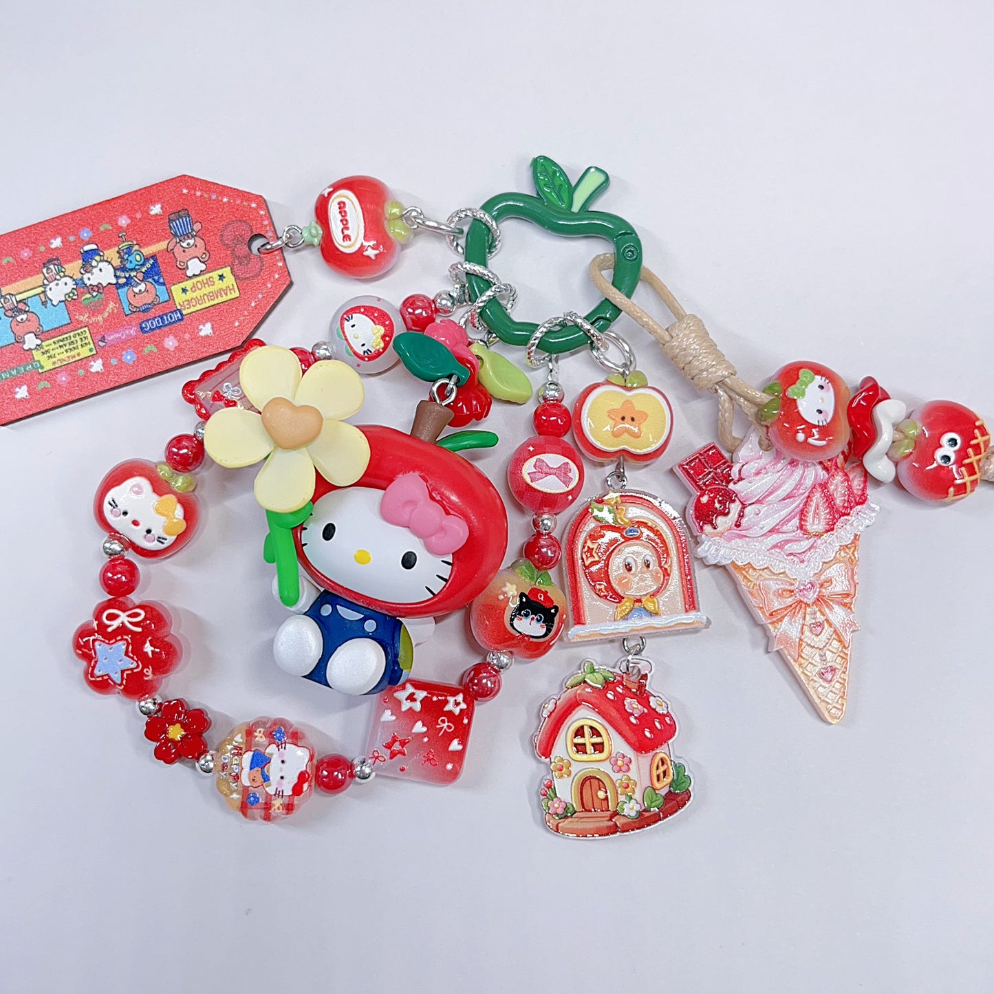 【BZ 1012】キュートリンゴー高品質アクリルビーズ　レリーフ加工ビーズ（一部夜光）　小サイズMIX　合わせやすい　可愛いビーズもりもりーNEW