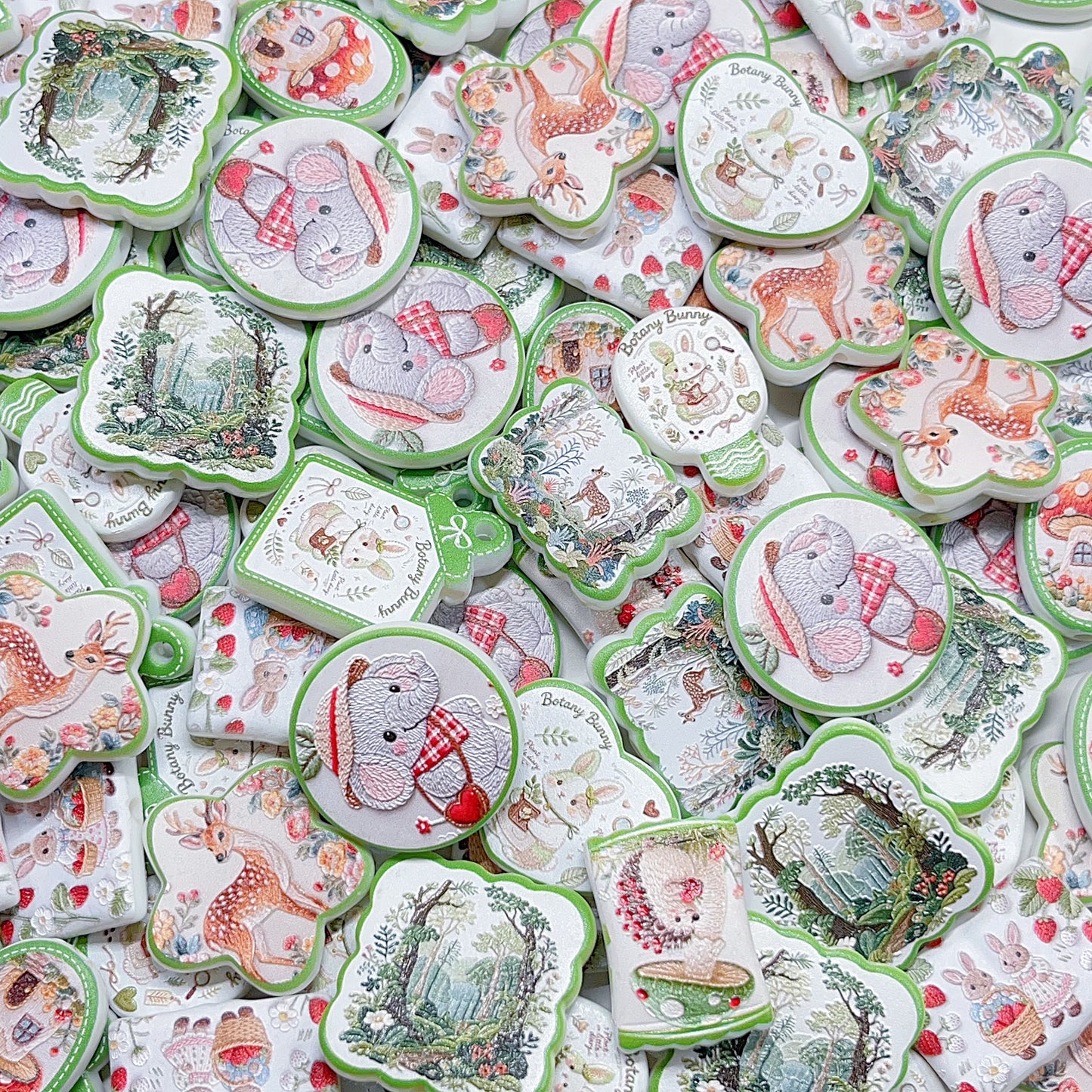 【特別奉仕品】森フレンズー刺繍デザイン　レリーフ加工ビーズーNEW