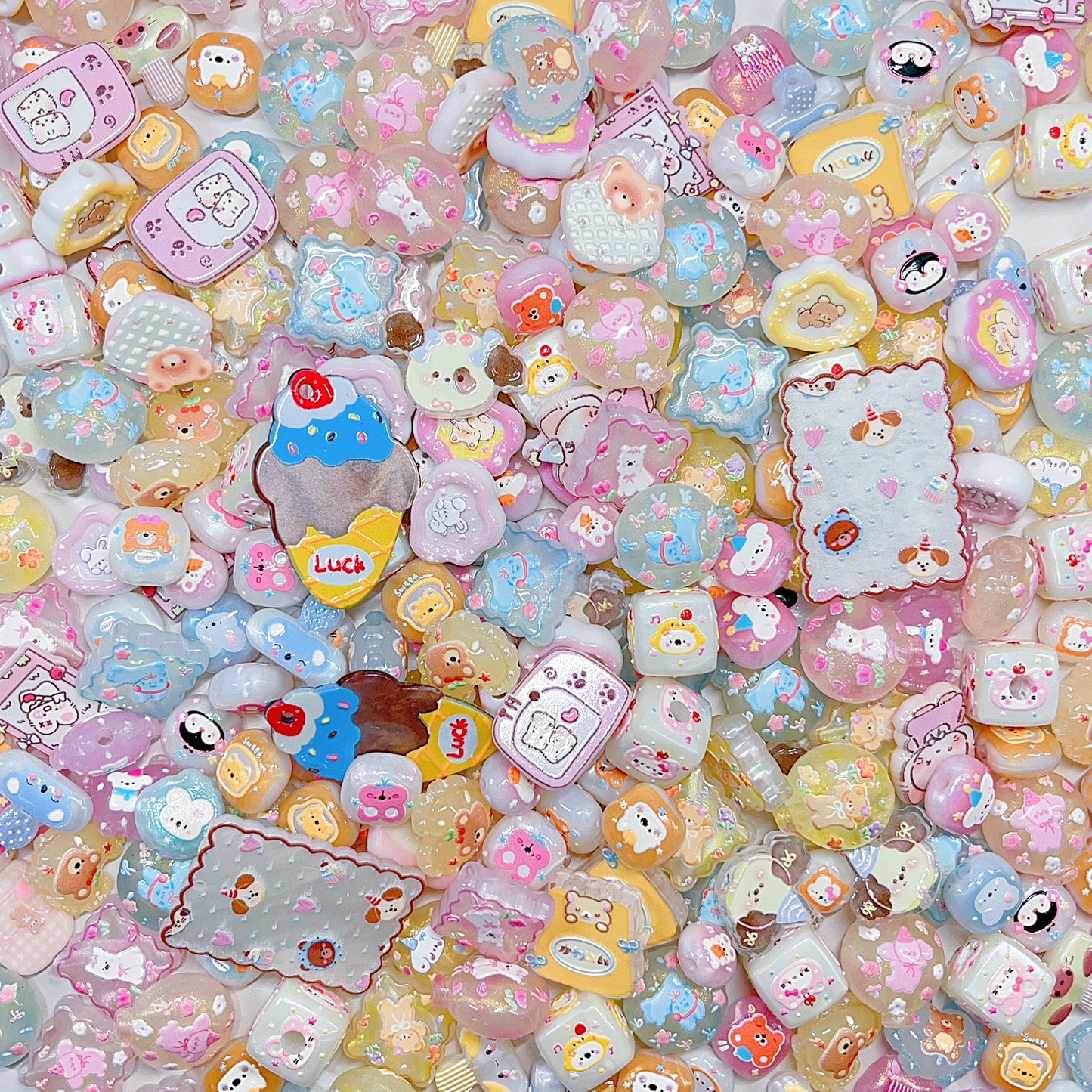 【BZ 1023】癒し動物ちゃんー高品質アクリルビーズ　レリーフ加工ビーズ（一部夜光）　小サイズMIX　合わせやすい　可愛いビーズもりもりーNEW