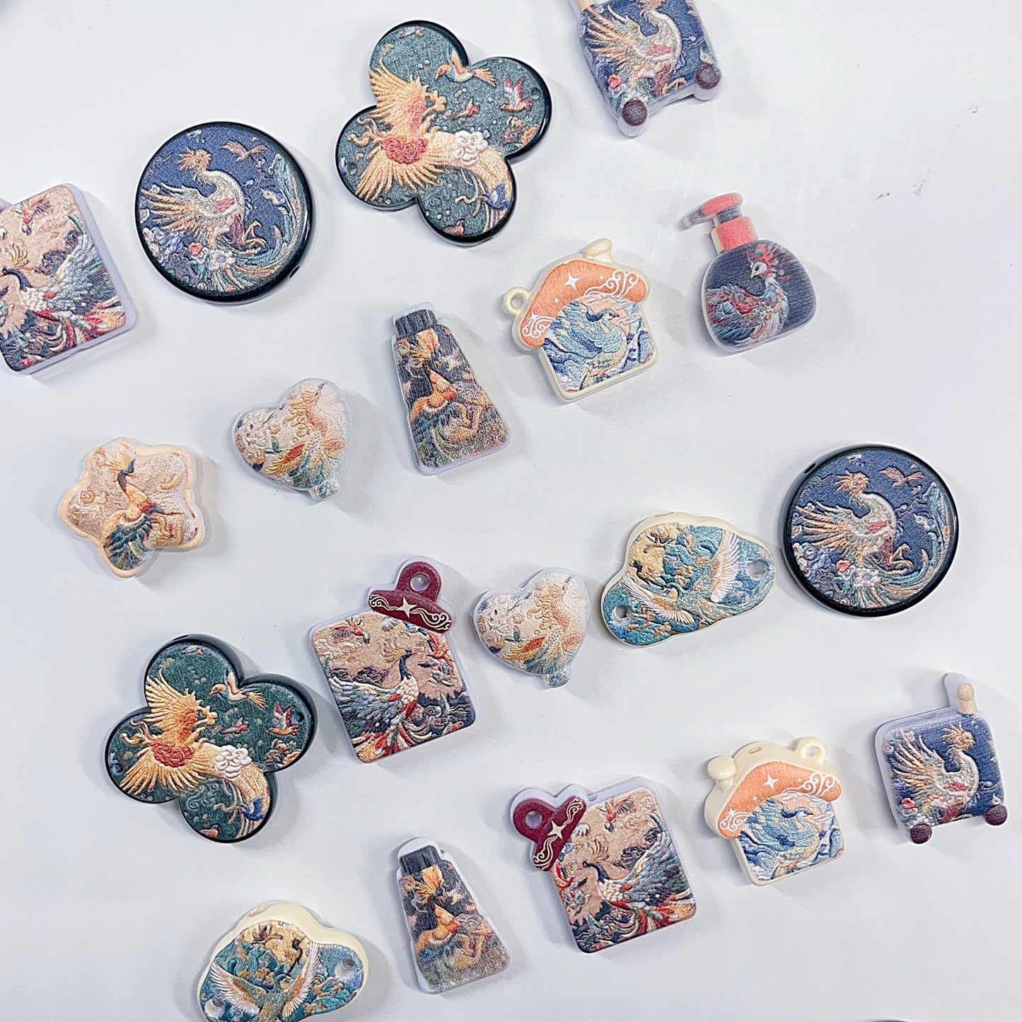 【特別奉仕品】刺繍鳳凰ー刺繍デザイン　レリーフ加工ビーズーNEW