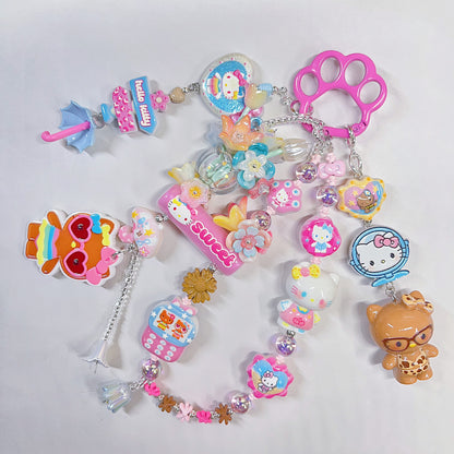 【BZ 1070】KTのホリデーー高品質アクリルビーズ　レリーフ加工ビーズ　ミニプレート　小サイズMIX　豊かなデザインーNEW