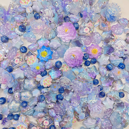 【BZ 1205】美しい紫陽花ー高品質樹脂ビーズ&分厚いアクリルビーズ&レリーフ加工ビーズ&レジン蝶々ビーズ&ヒートン付チャーム&ソフト夜光薔薇（一部穴あり）　綺麗　大人系ーNEW